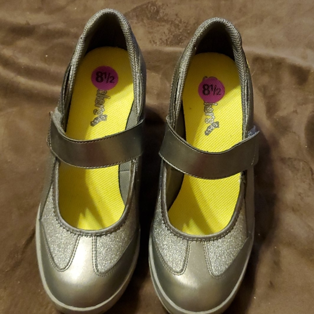 Sketches Like New Only Worn Once Very Comfortable - image 1